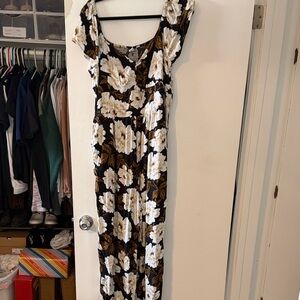 Floral Scoop Neck jump suit in Black and Cream
